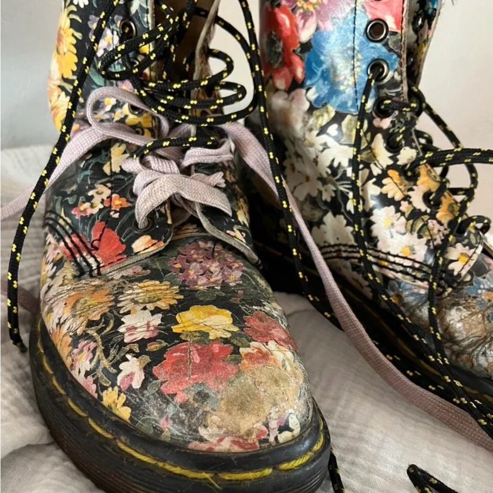 Dr. Martens pascal Floral Lace-Up Combat Boots - Multi Floral - Picture 3 of 5